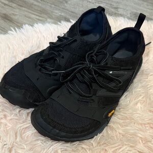 New Balance Vibram Black Athletic Shoes